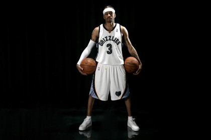 开云中国官网：阿根廷国家队西班牙集训引发观赛热潮，球迷齐聚追逐梅西魅力