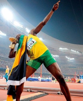 开云中国官网-东契奇罚球关键时刻失准留悬念，乔治强行三分绝杀未中酿遗憾