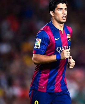 【开云官方平台】奥萨尔-汤普森中场超远三分压哨命中，点燃全场助球队逆转胜局