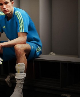 【开云权威入口】斯马特三分雨狂飙创生涯第二高纪录 单场8记远射助队关键胜利