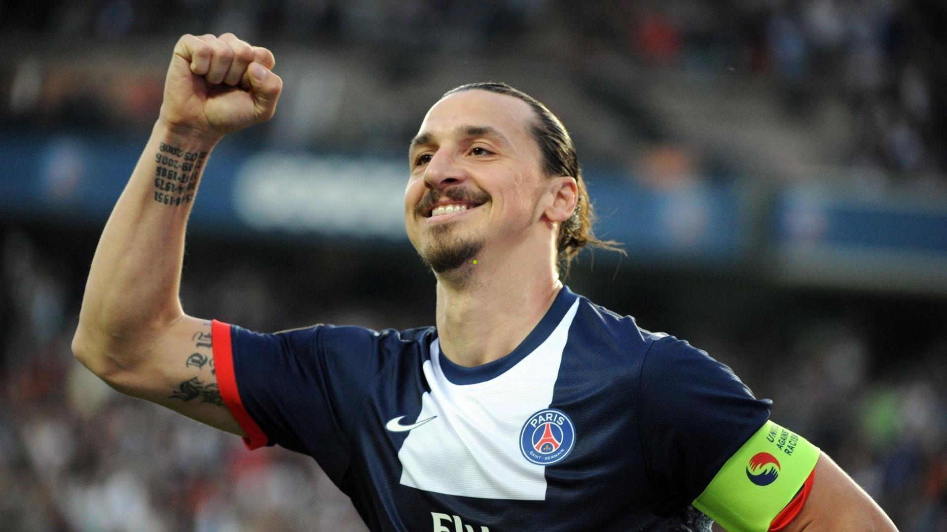 探索足球大师的足球帝国,登录七日赢取C罗的绿茵传奇之旅